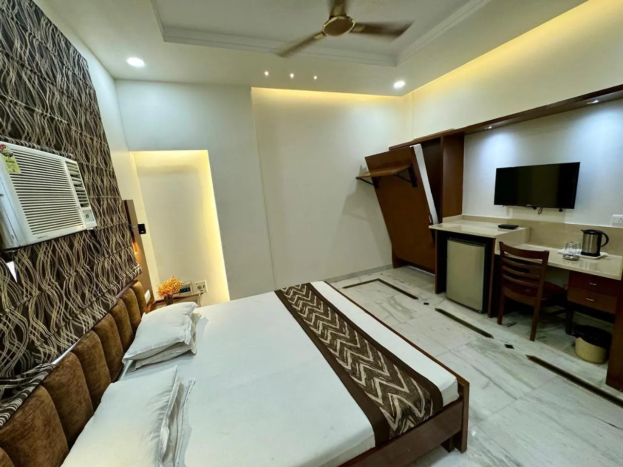 Hotel C Park - Karol Bagh, New Delhi